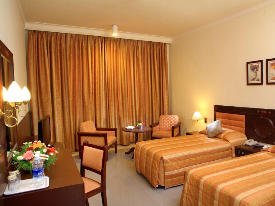 Sangam Hotel, Thanjavur ภายนอก รูปภาพ